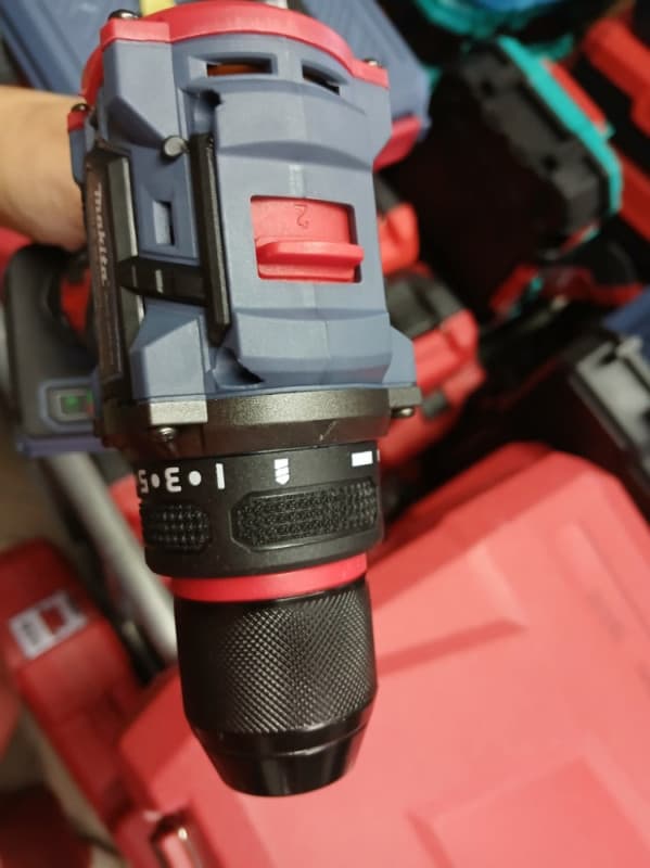 Aku busilica makita sa metalnom glavom 2