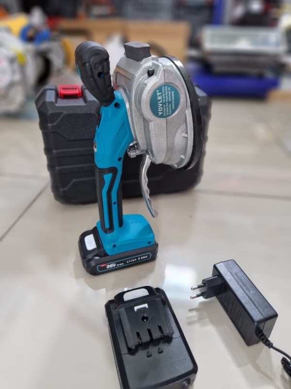 Aku Vibro Vakum za Keramičare 750W – 2 Baterije + Kofer 4