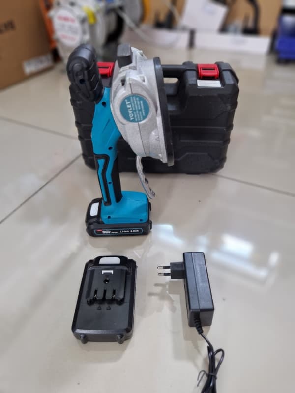 Aku Vibro Vakum za Keramičare 750W – 2 Baterije + Kofer 5