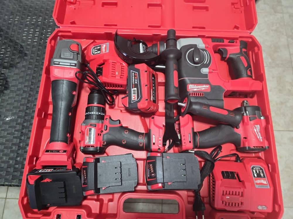 Milwaukee 4u1 Aku Set M88 – Brusilica, Bušilica, Udarni Odvijač i Hiltovka + 4 Baterije 3