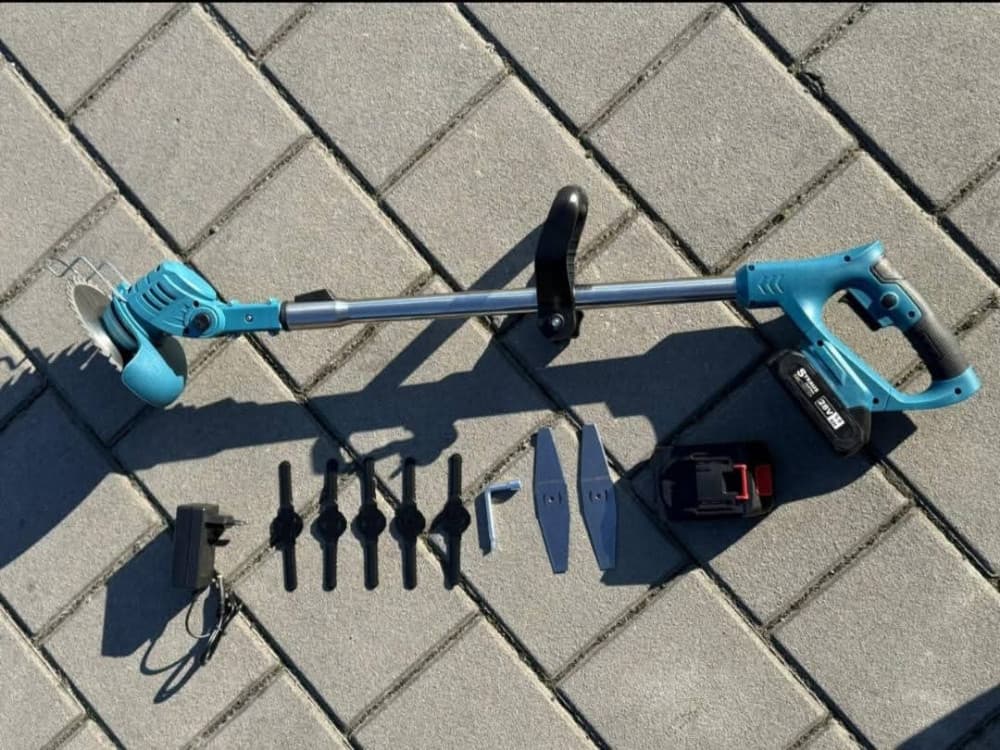 Aku trimer za travu 98V sa 2 baterije 3