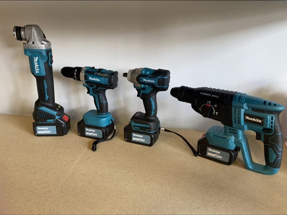 MAKITA AKU SET 4u1 Bušilica-Brusilica-Hilti-Odvijač (4x Baterija) 3