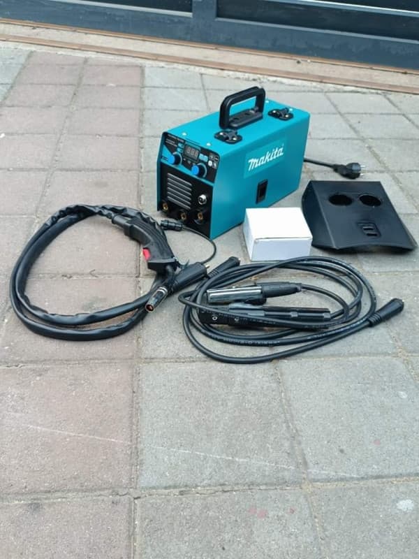 Aparat za varenje Co2 Makita konbinovani 500 a